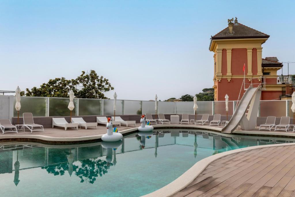 B&B Hotels Park Hotel Suisse Swimming Pool