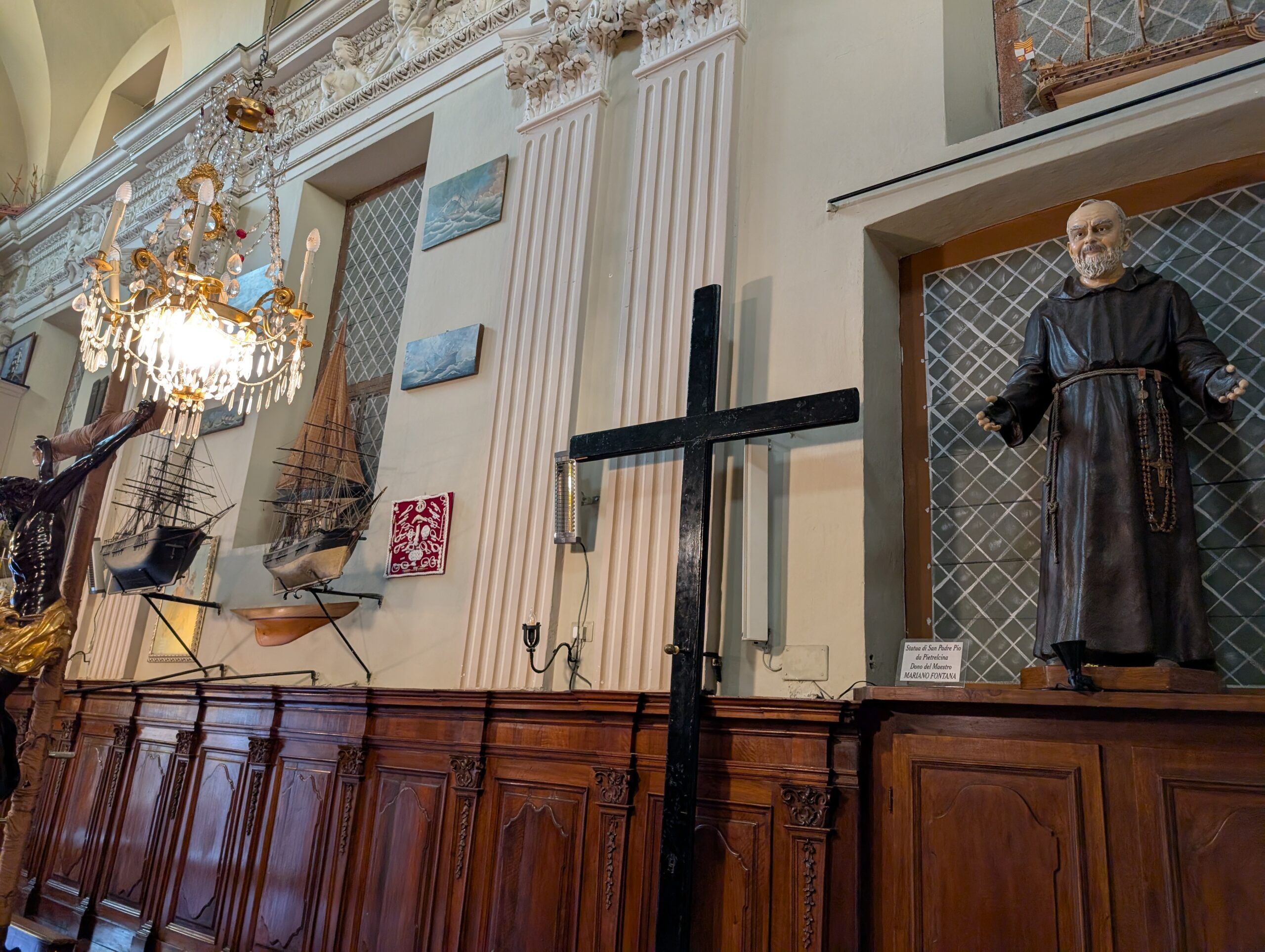 Inside Oratorio di Sant'Erasmo